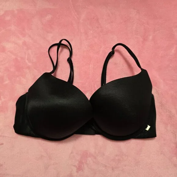 3 pairs of 34DD bras (2 VS & 1 PINK) - Picture 4 of 12